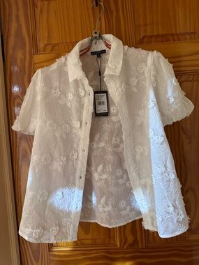 Adrianna Papell White Embroidered Short Sleeve Button-Up Blouse